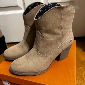Rocket Dog Western Style Boots